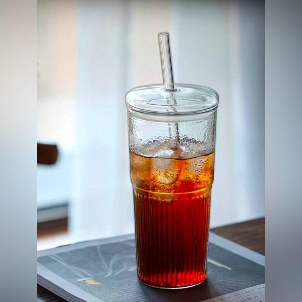 Glass Tumblers with Lids and Straws